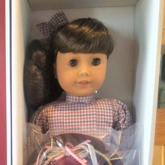 American Girl 18" Samantha 35th Special Edition Birthday Doll & Accessories NEW! - Picture 4 of 9